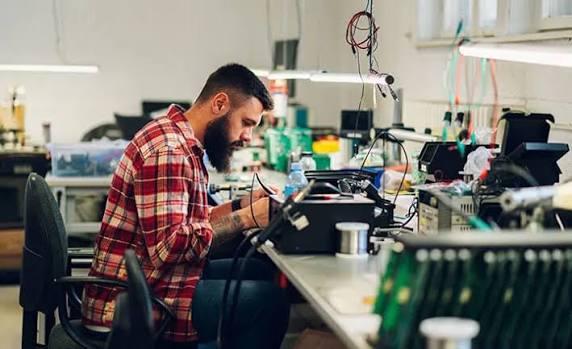 Is An Electronic Repair Shop Legal Without Registration